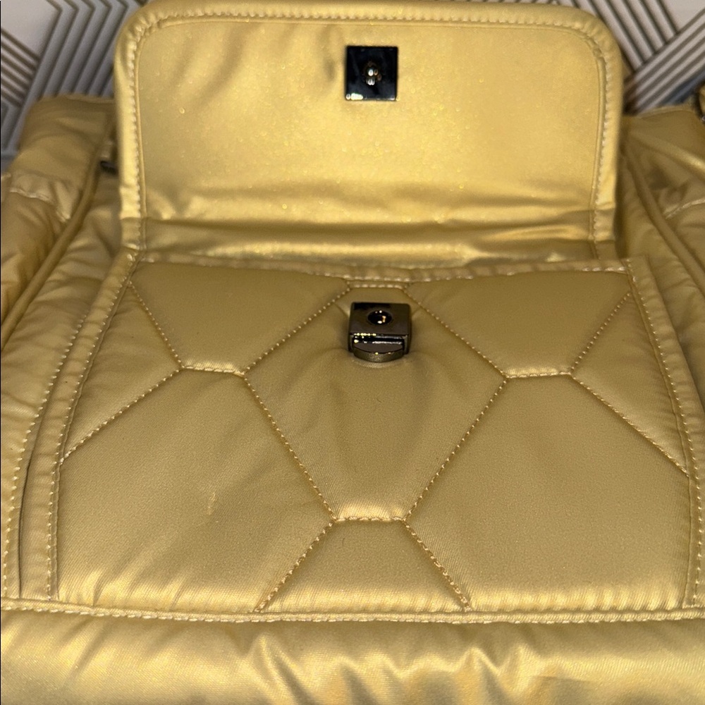 Lug Toss convertible Crossbody bag Shimmering gold Bag adjustable - Picture 12 of 14
